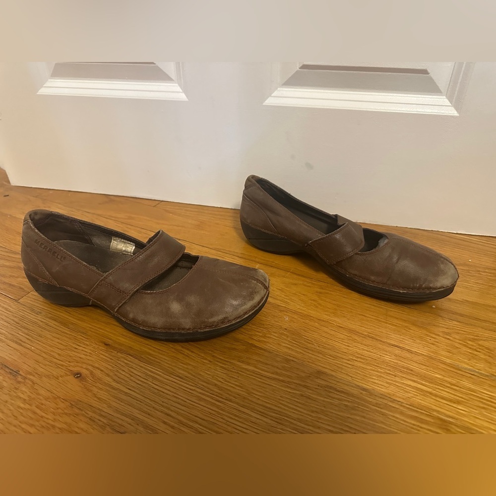 Merrell Brown Mary Jane's Size 7.5